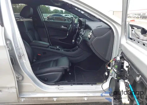 2019 Mercedes-Benz Gla 250 z USA, uszkodzony, nr VIN WDCTG4EB1KU010648